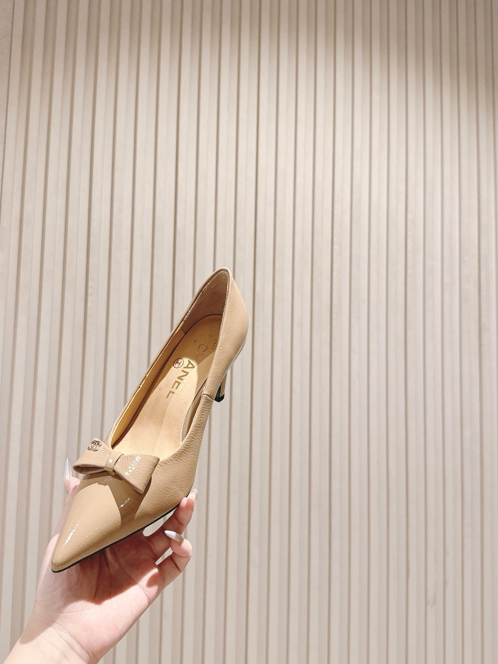 CC HIGH HEEL PUMPS 25S IN BEIGE LAMBSKIN WITH BOW ATTACHED