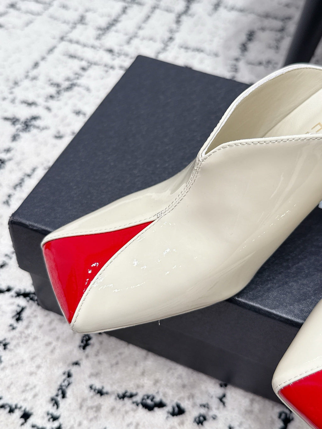 CHANEL 26S SQUARE-TOE HEELED MULES 95 MM IN CREAM WHITE MIX RED PATENT LAMBSKIN