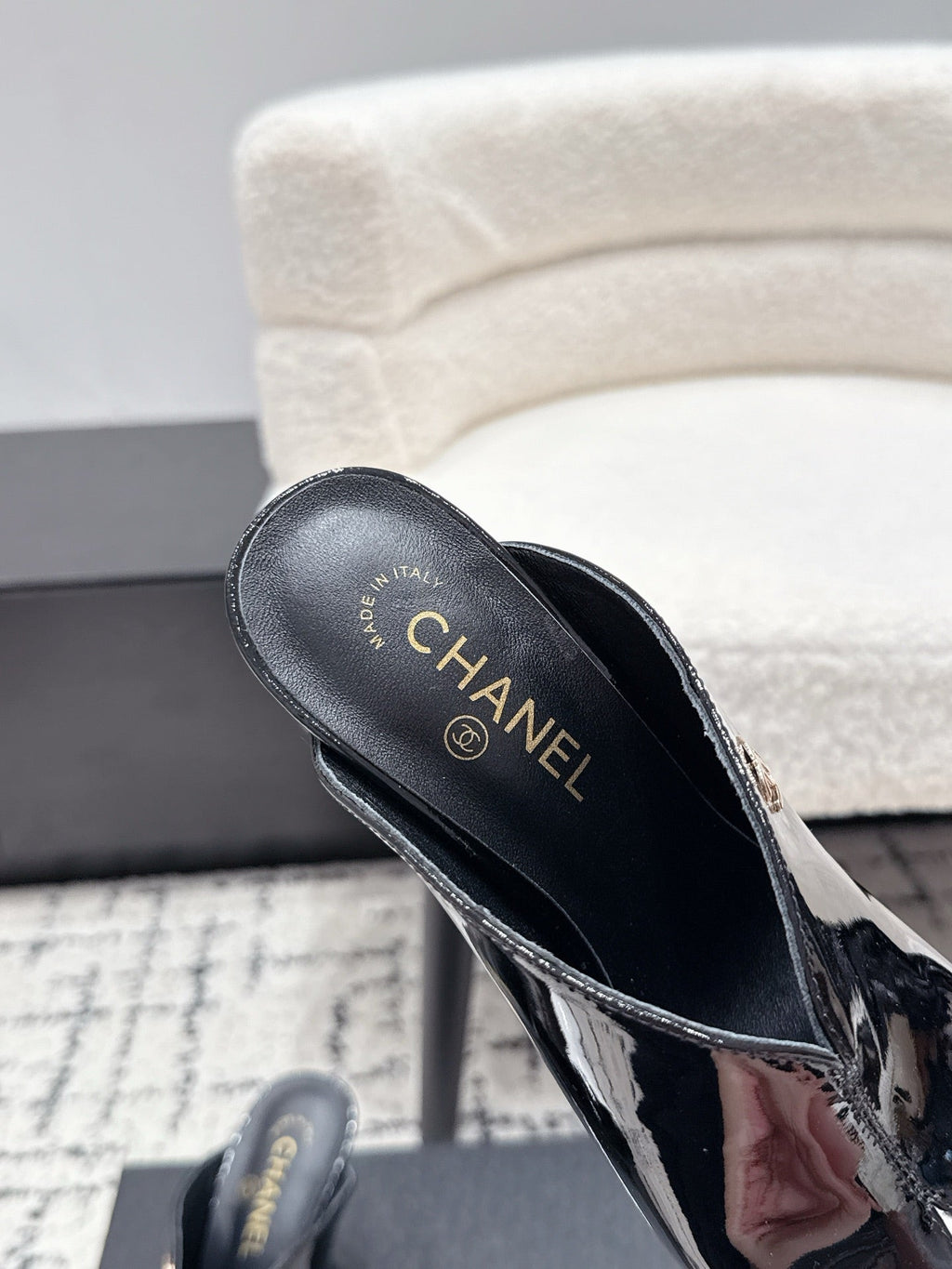 CHANEL 26S SQUARE-TOE HEELED MULES 95 MM IN BLACK MIX WHITE PATENT LAMBSKIN