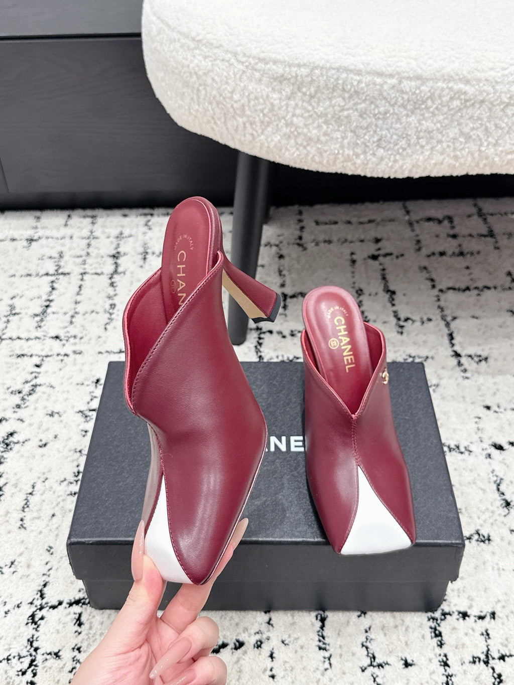 CHANEL 26S SQUARE-TOE HEELED MULES 95 MM IN RED MIX WHITE LAMBSKIN