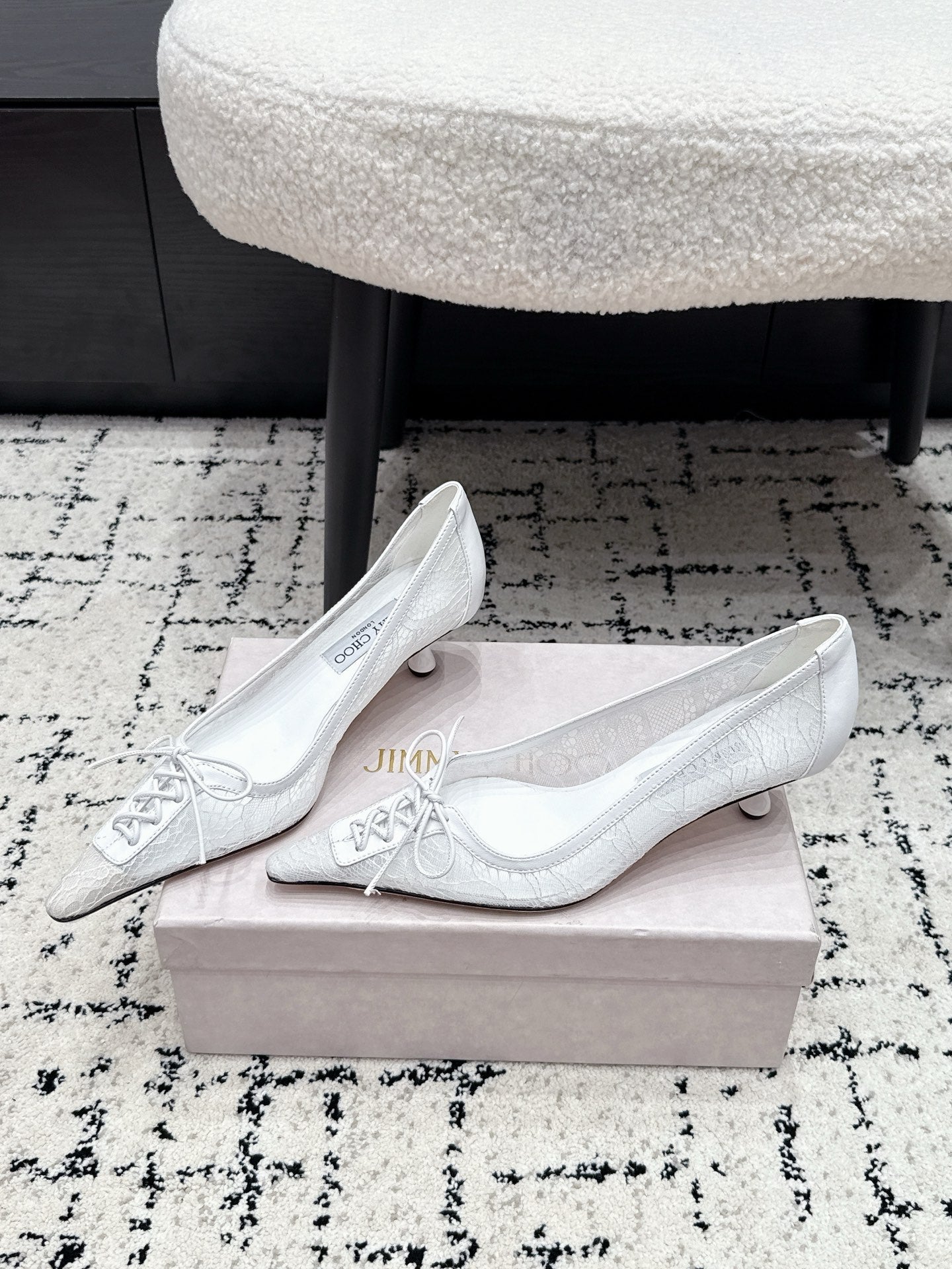 JIMMY CHOO 26S LACE-UP HIGH HEELS 45 MM IN WHITE LACE FABRIC