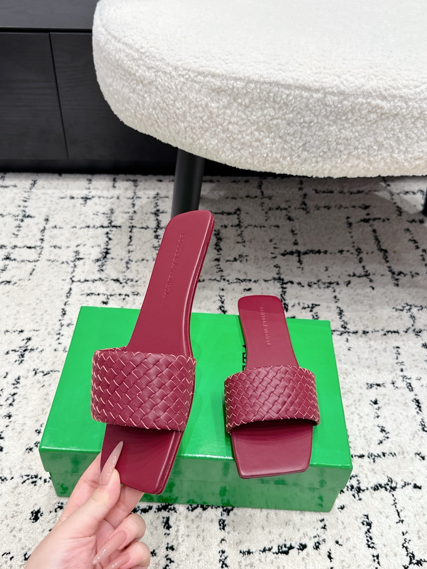 BOTTEGA VENETA 26S SQUARE-TOE WOVEN-STRAP SANDALS IN RED LAMBSKIN