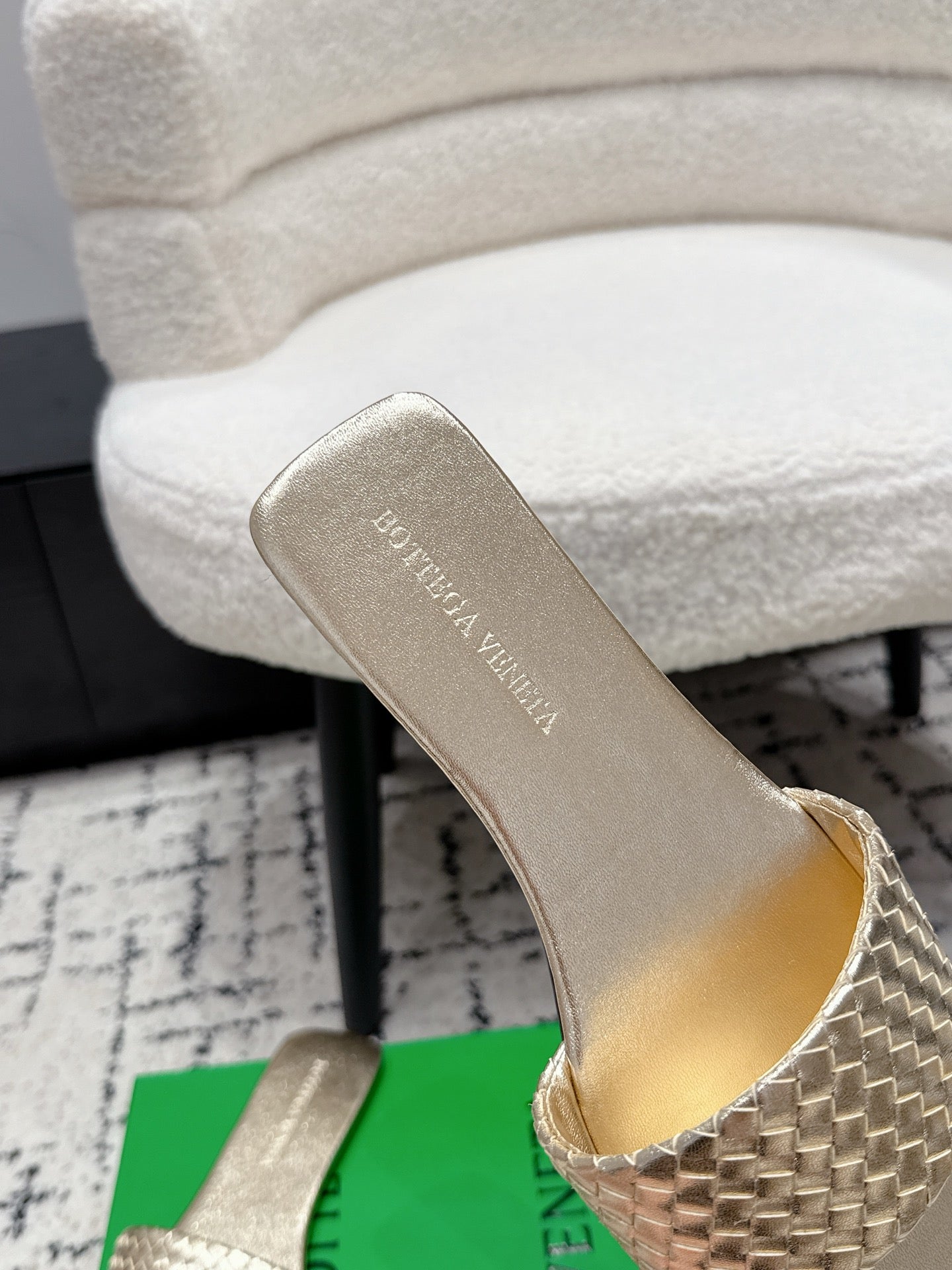 BOTTEGA VENETA 26S SQUARE-TOE WOVEN-STRAP SANDALS IN GOLD LAMBSKIN