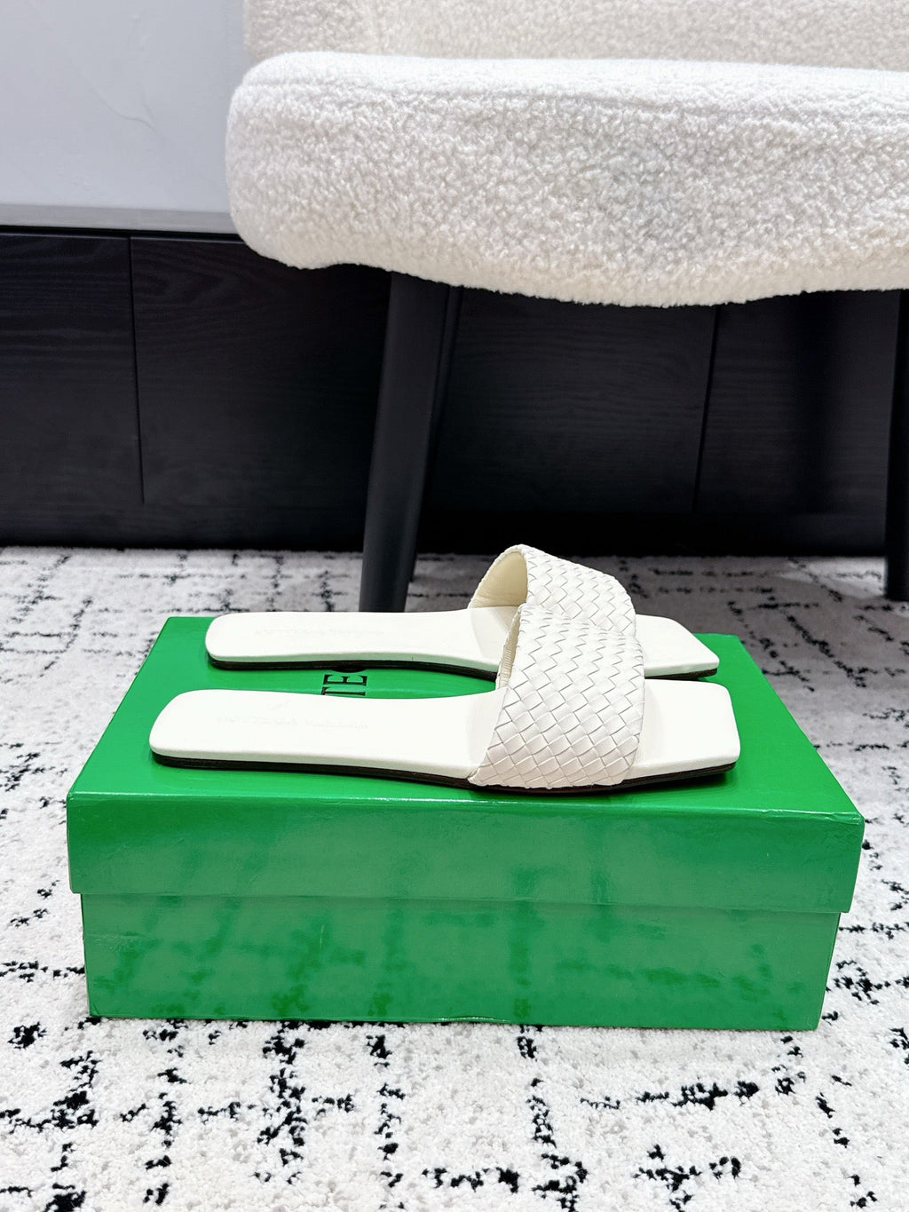 BOTTEGA VENETA 26S SQUARE-TOE WOVEN-STRAP SANDALS IN WHITE LAMBSKIN