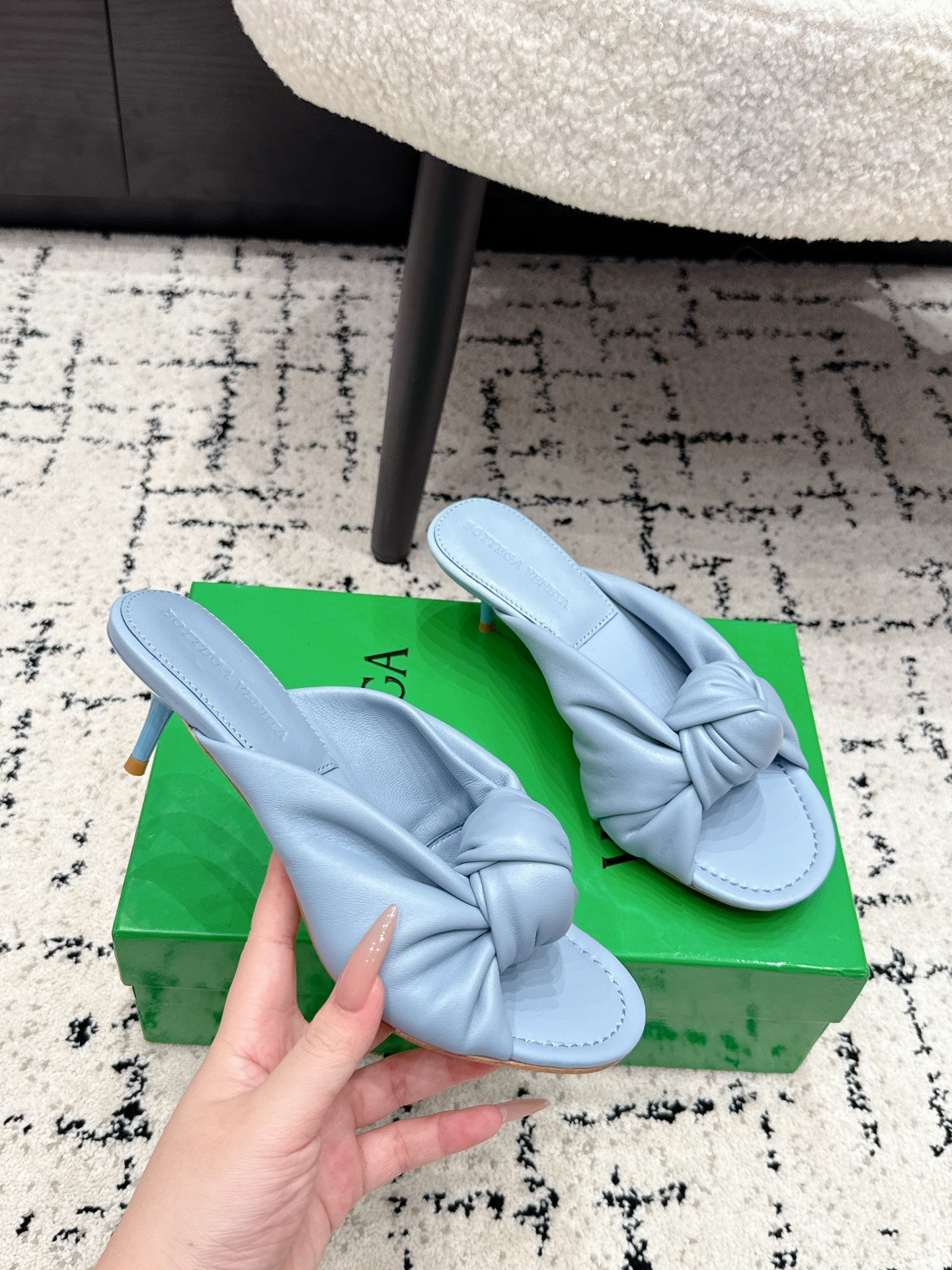 BOTTEGA VENETA 26S TWIST-STRAP HIGH-HEEL SANDALS 50 MM IN SKY BLUE LAMBSKIN