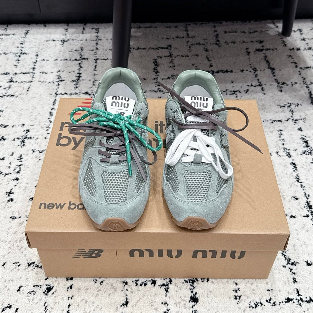 MIUMIU 26S SNEAKERS IN LIGHT BLUE SUEDE SUEDE AND MESH FABRIC