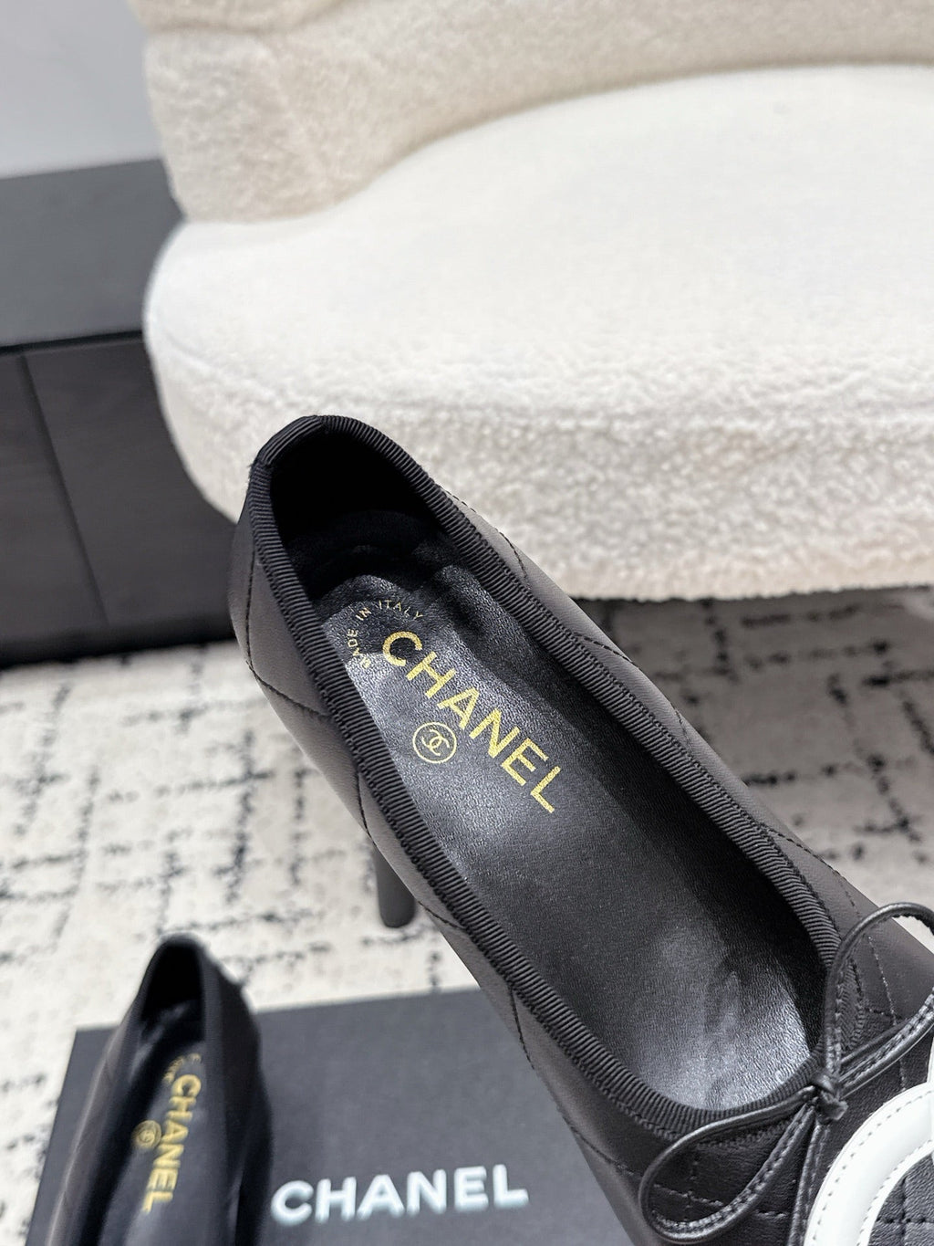 CHANEL 26S HIGH HEELS IN BLACK LAMBSKIN WITH BOW