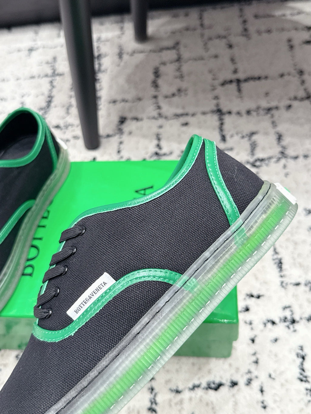 BOTTEGA VENETA 26S SNEAKERS IN BLACK AND GREEN CANVAS
