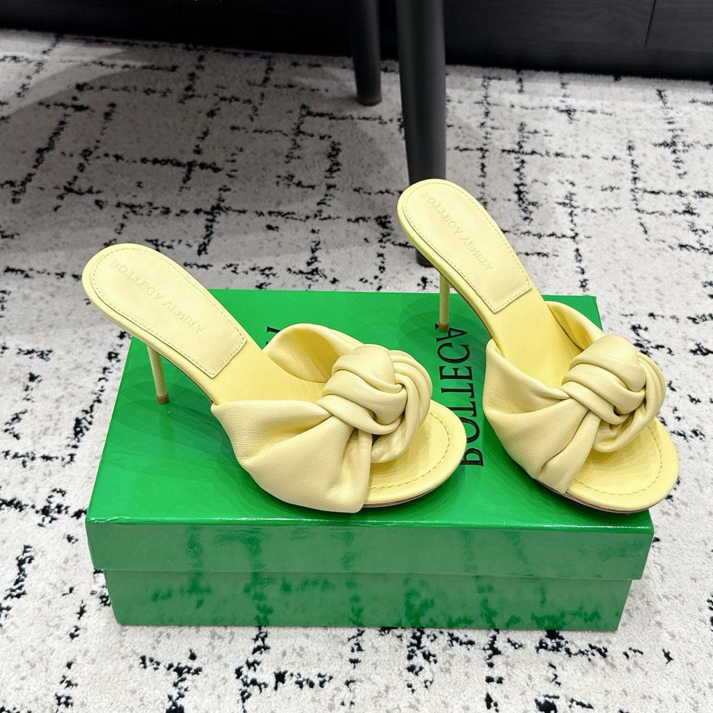 BOTTEGA VENETA 26S TWIST-STRAP HIGH-HEEL SANDALS 90 MM IN LIGHT YELLOW LAMBSKIN