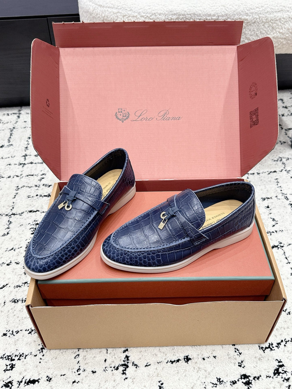 LP 26S SUMMER CHARMS WALK LOAFER IN DARK BLUE CROCODILE CALFSKIN GOLD HARDWARE