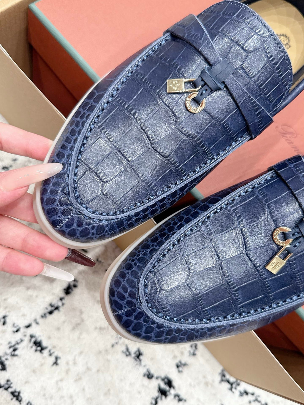 LP 26S SUMMER CHARMS WALK LOAFER IN DARK BLUE CROCODILE CALFSKIN GOLD HARDWARE