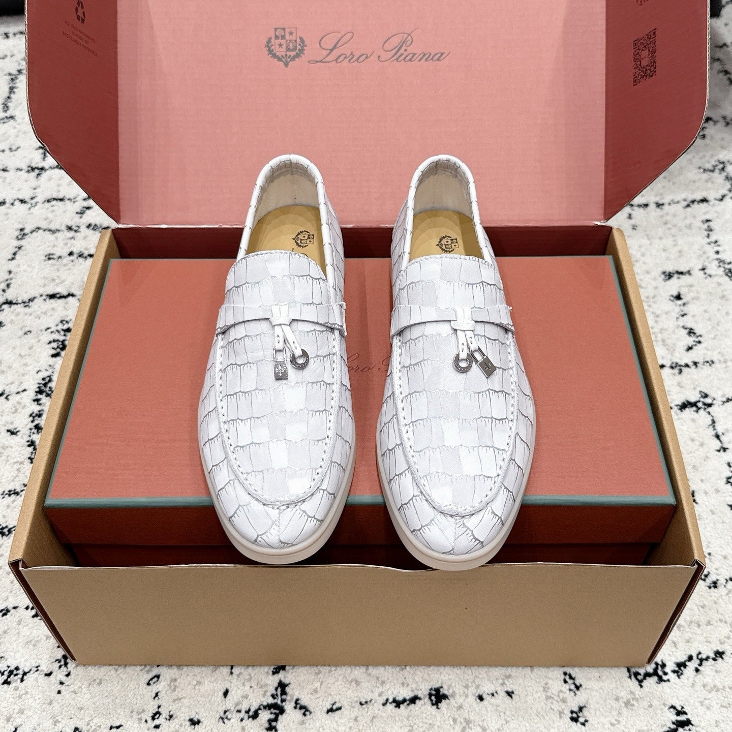 LP 26S SUMMER CHARMS WALK LOAFER IN WHITE CROCODILE CALFSKIN SILVER HARDWARE