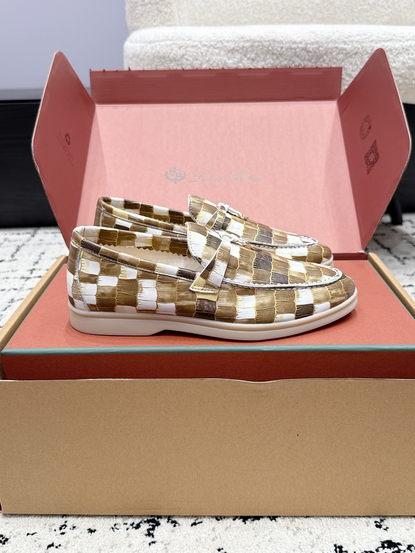 LP 26S SUMMER CHARMS WALK LOAFER IN WHITE BROWN CROCODILE CALFSKIN GOLD HARDWARE