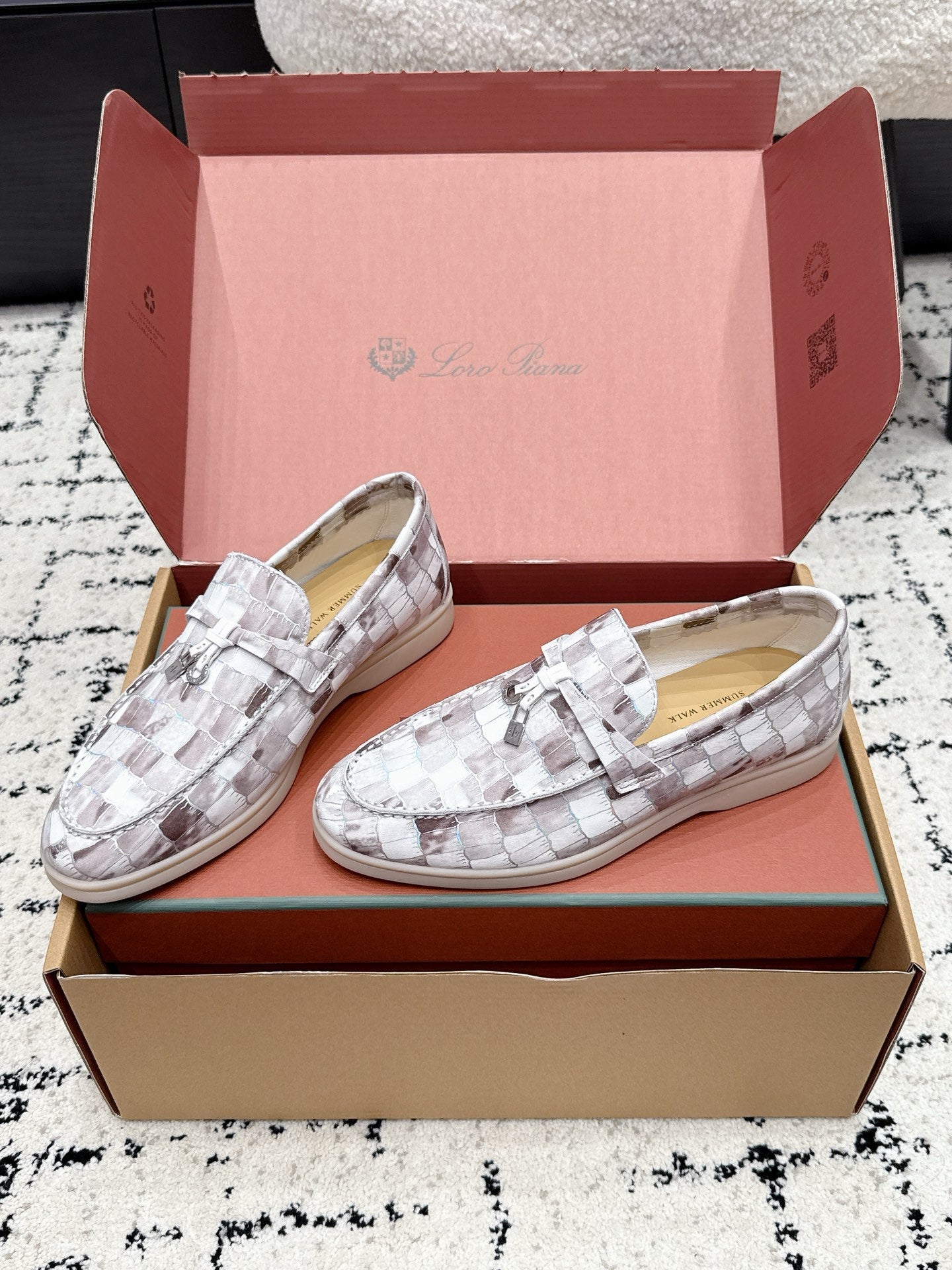 LP 26S SUMMER CHARMS WALK LOAFER IN PURPLE GRAY CROCODILE CALFSKIN SILVER HARDWARE