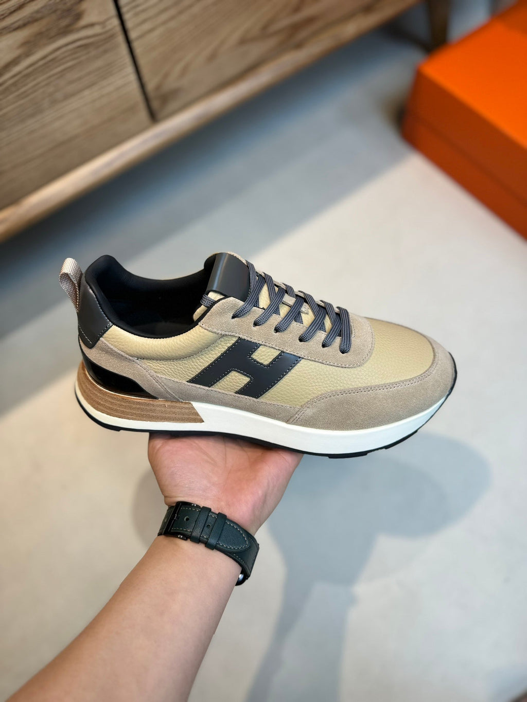 HM INTERACTIVE LACE-UP SNEAKER BEIGE CALFSKIN