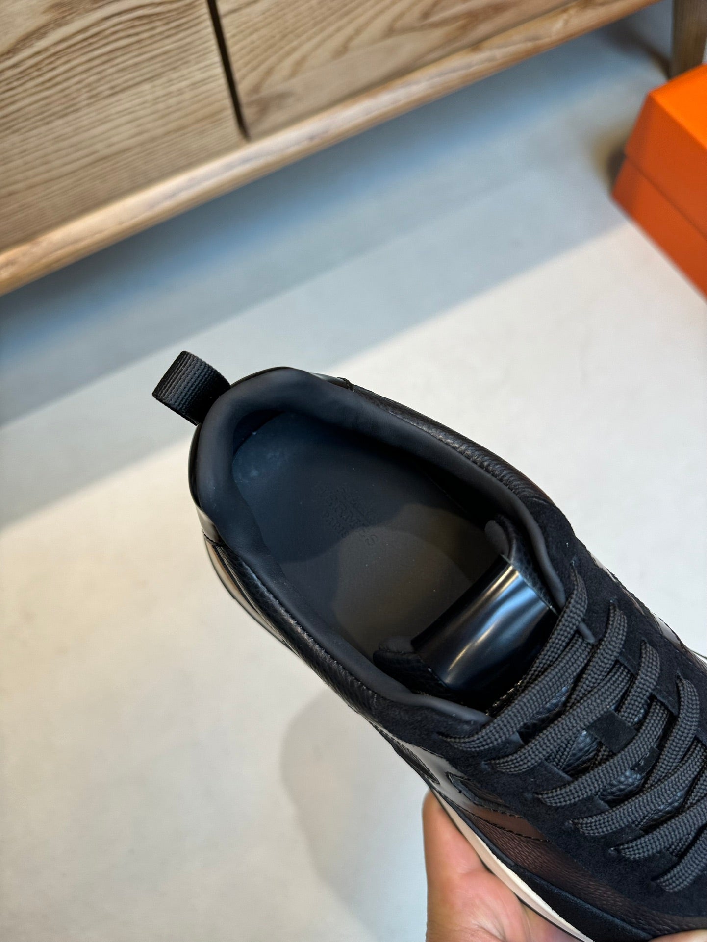 HM INTERACTIVE LACE-UP SNEAKER BLACK CALFSKIN