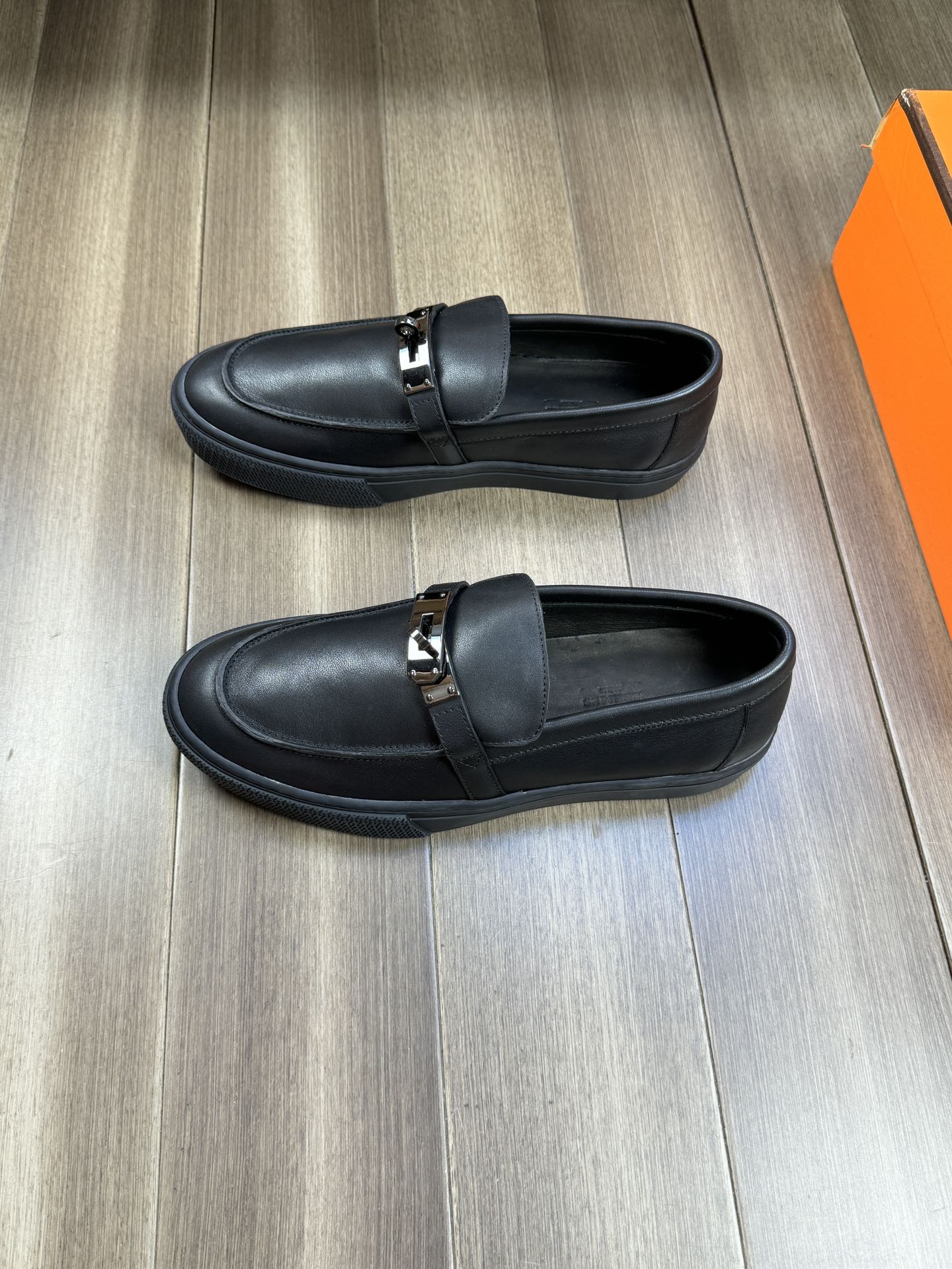 HM GAME SLIP-ON SNEAKER BLACK CALFSKIN