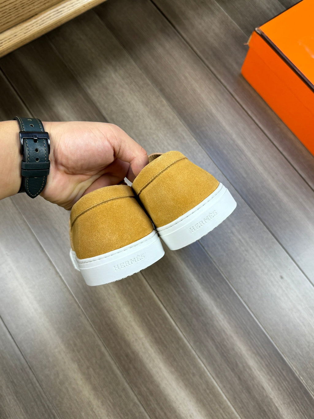 HM GAME SLIP-ON SNEAKER MUSTARD SUEDE