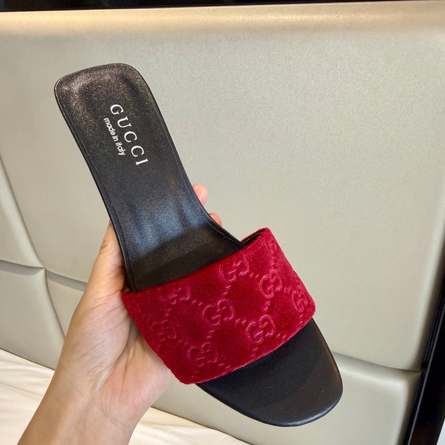 GUCCI 26S SLIDE SANDALS 55 MM IN DARK RED VELVET