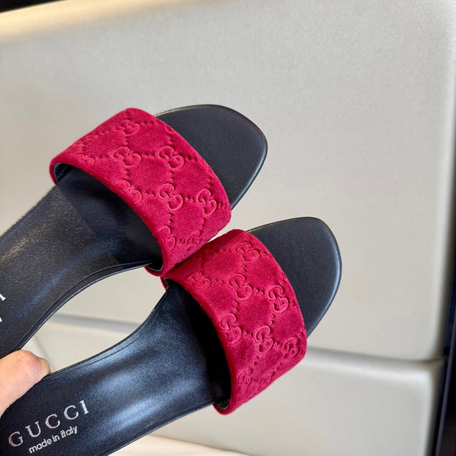 GUCCI 26S SLIDE SANDALS 55 MM IN DARK RED VELVET