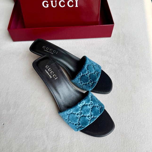GUCCI 26S SLIDE SANDALS 55 MM IN DUSTY BLUE VELVET