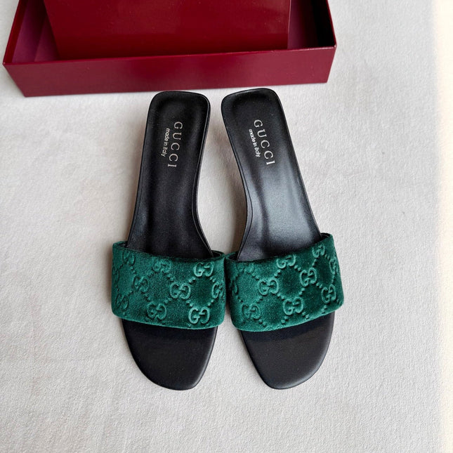 GUCCI 26S SLIDE SANDALS 55 MM IN DARK GREEN VELVET