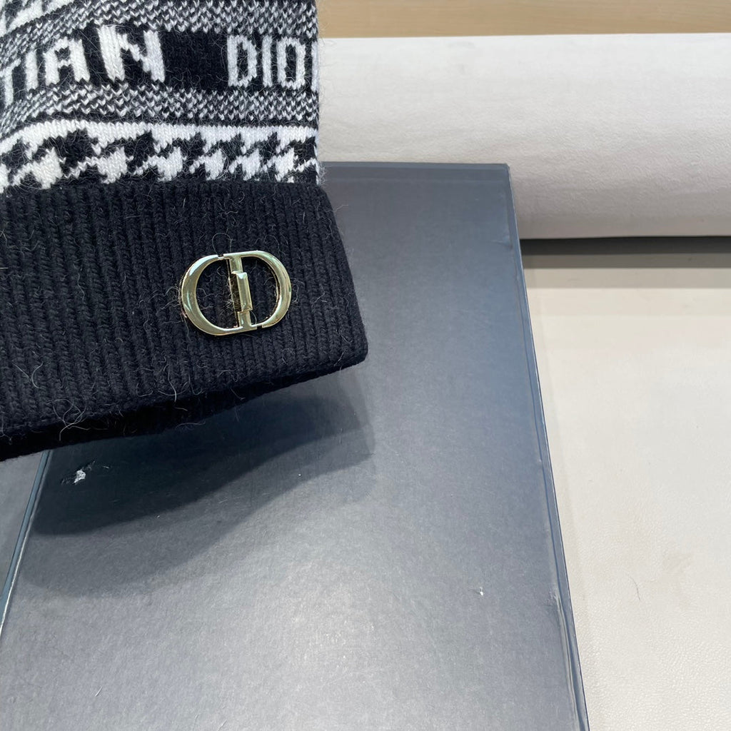 KNITTED BEANIE HAT IN BLACK CASHMERE WOOL 422481