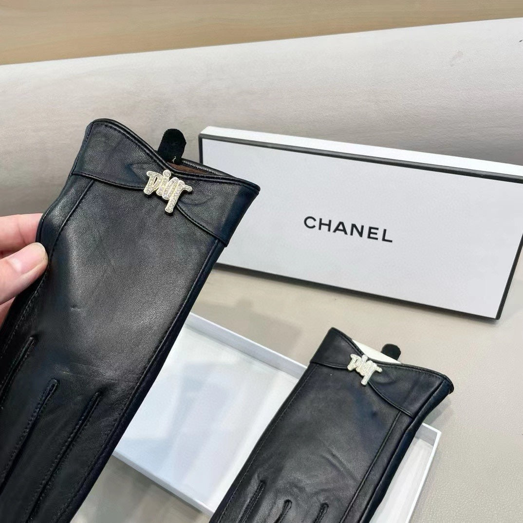 GLOVES IN BLACK LAMBSKIN AND FLEECE LINING 456278