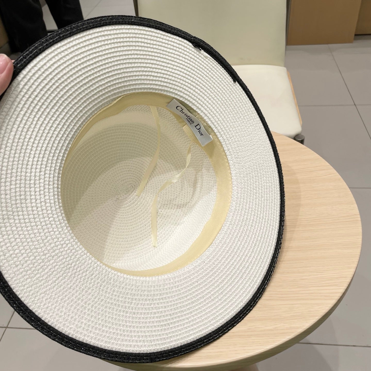 DIOR 26S FLAT BRIM HAT STYLE 82