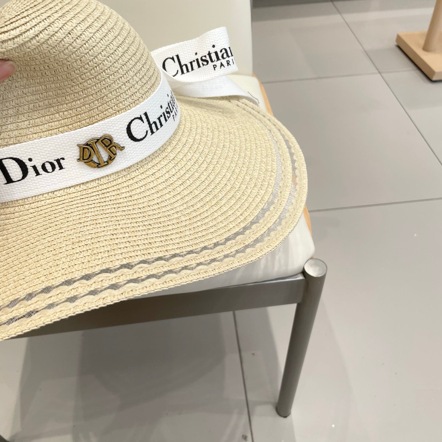 HAT IN BEIGE RAFFIA WIDE-BRIM MIX BIG WHITE BOW