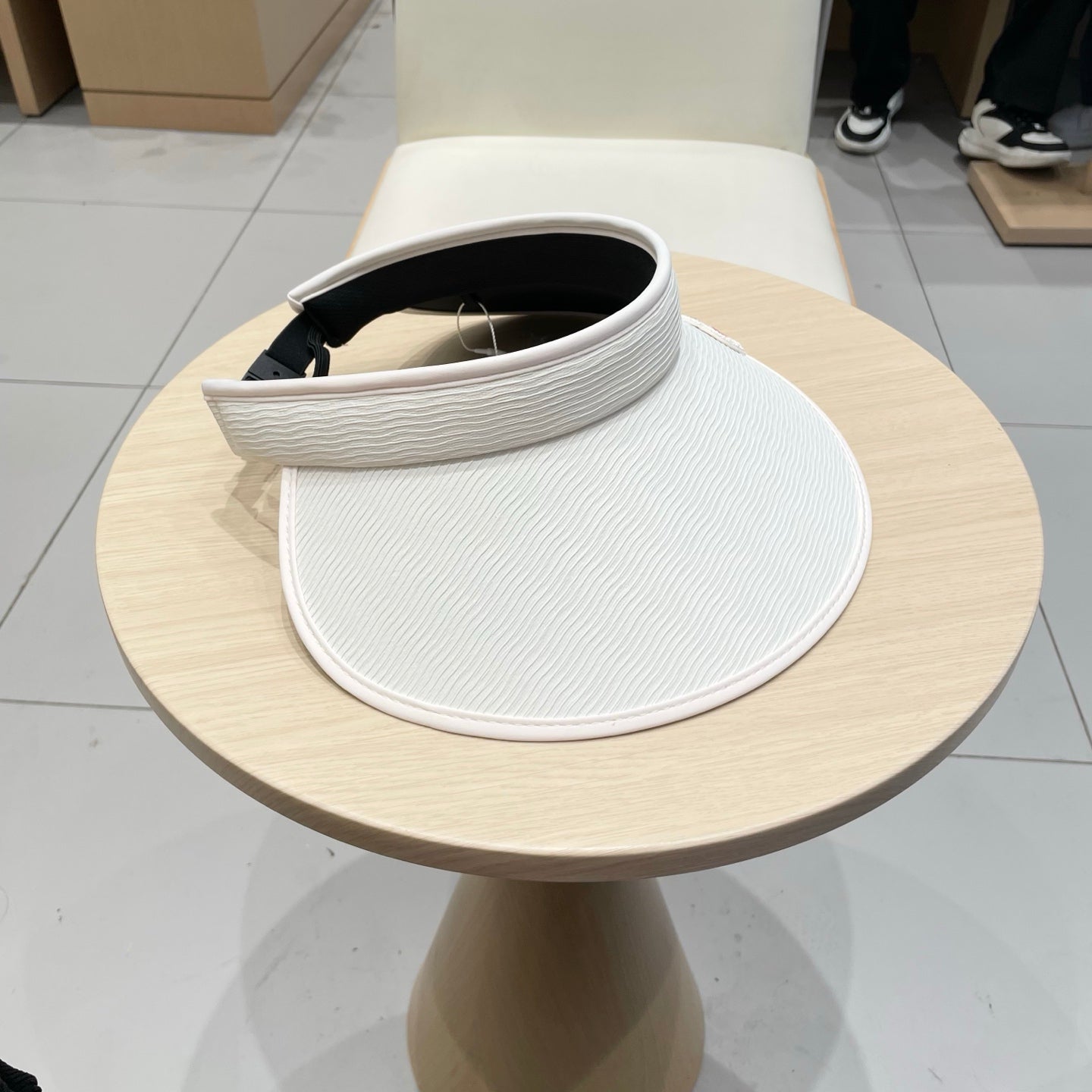 MIUMIU FASHION VISOR CAP IN BLACK AND WHITE WITH LOGO TEXT EMBROIDERY