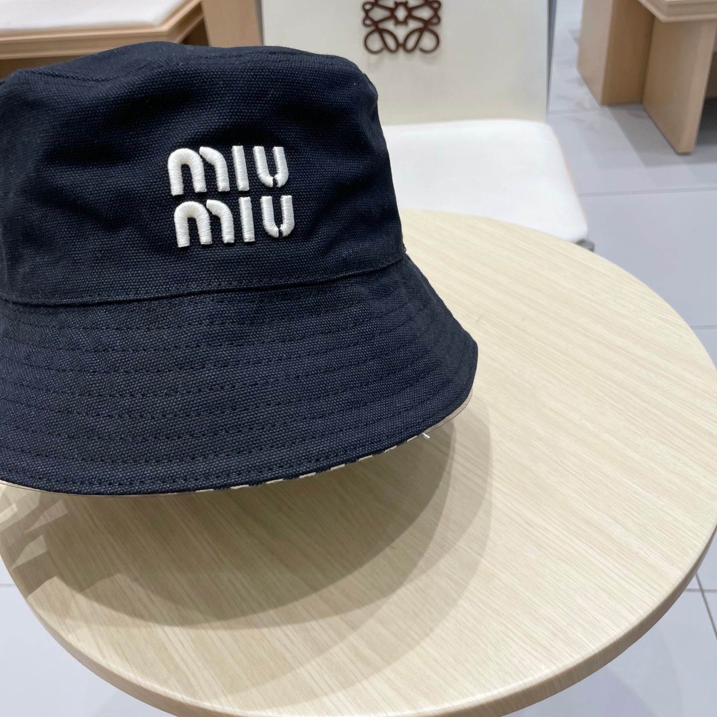 MIUMIU REVERSIBLE BUCKET HAT STYLE 79