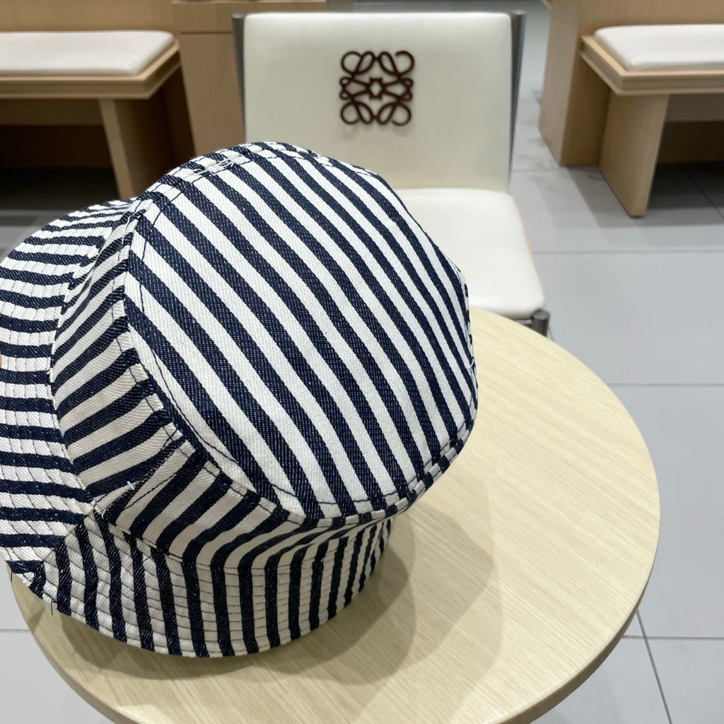 MIUMIU REVERSIBLE BUCKET HAT STYLE 79