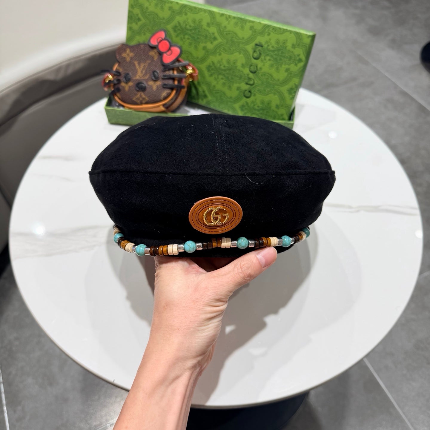 GUCCI 26S SUEDE BERET STYLE 82