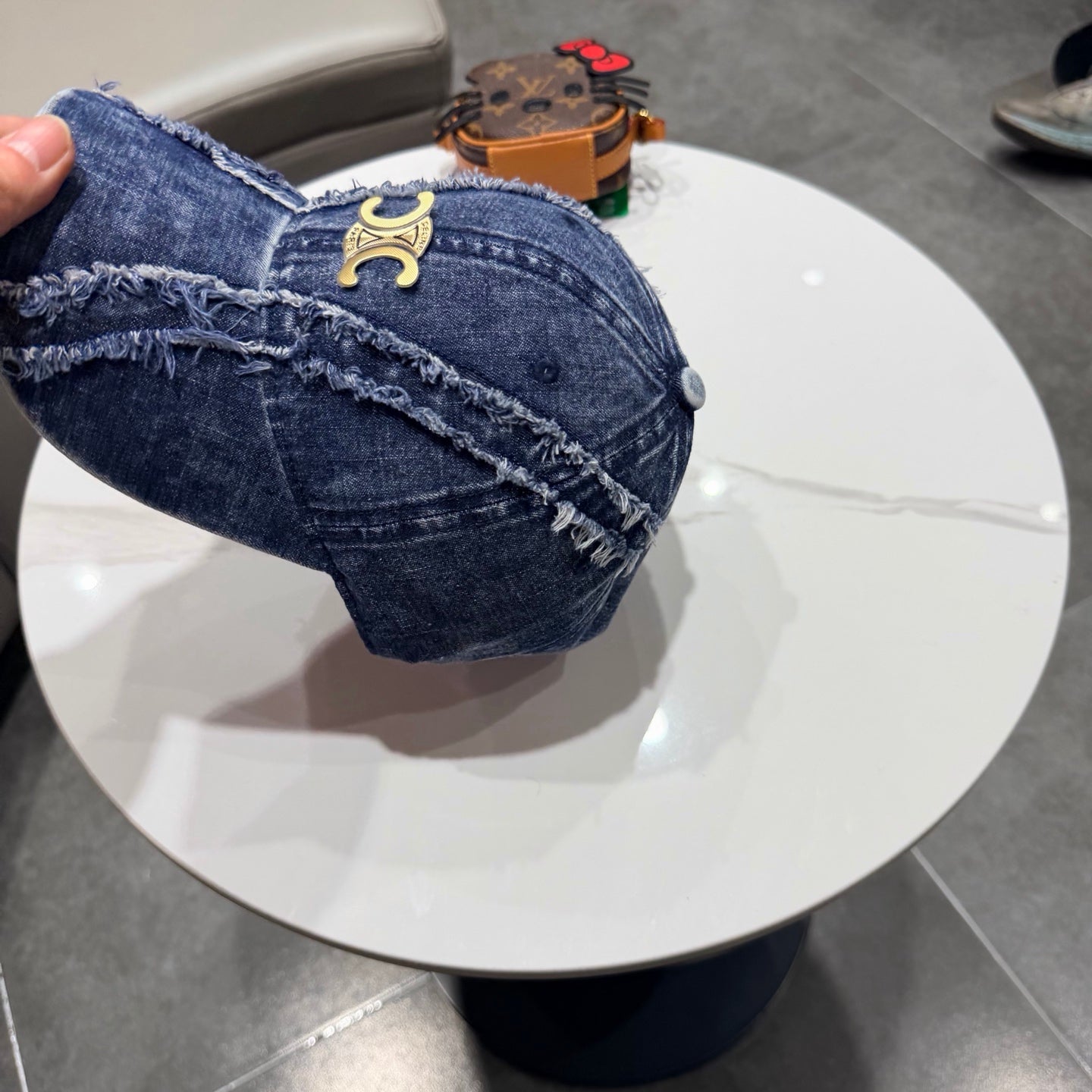 CELINE 26S BASEBALL CAP STYLE 84