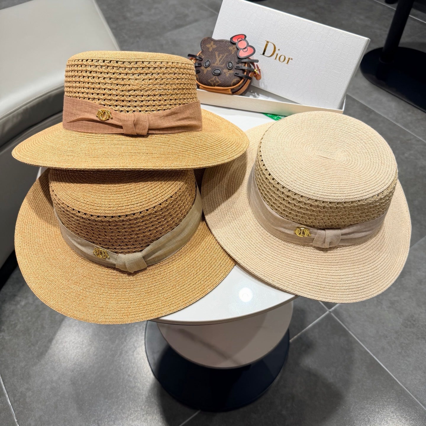 DIOR 26S FLAT-BRIM STRAW HAT STYLE 43