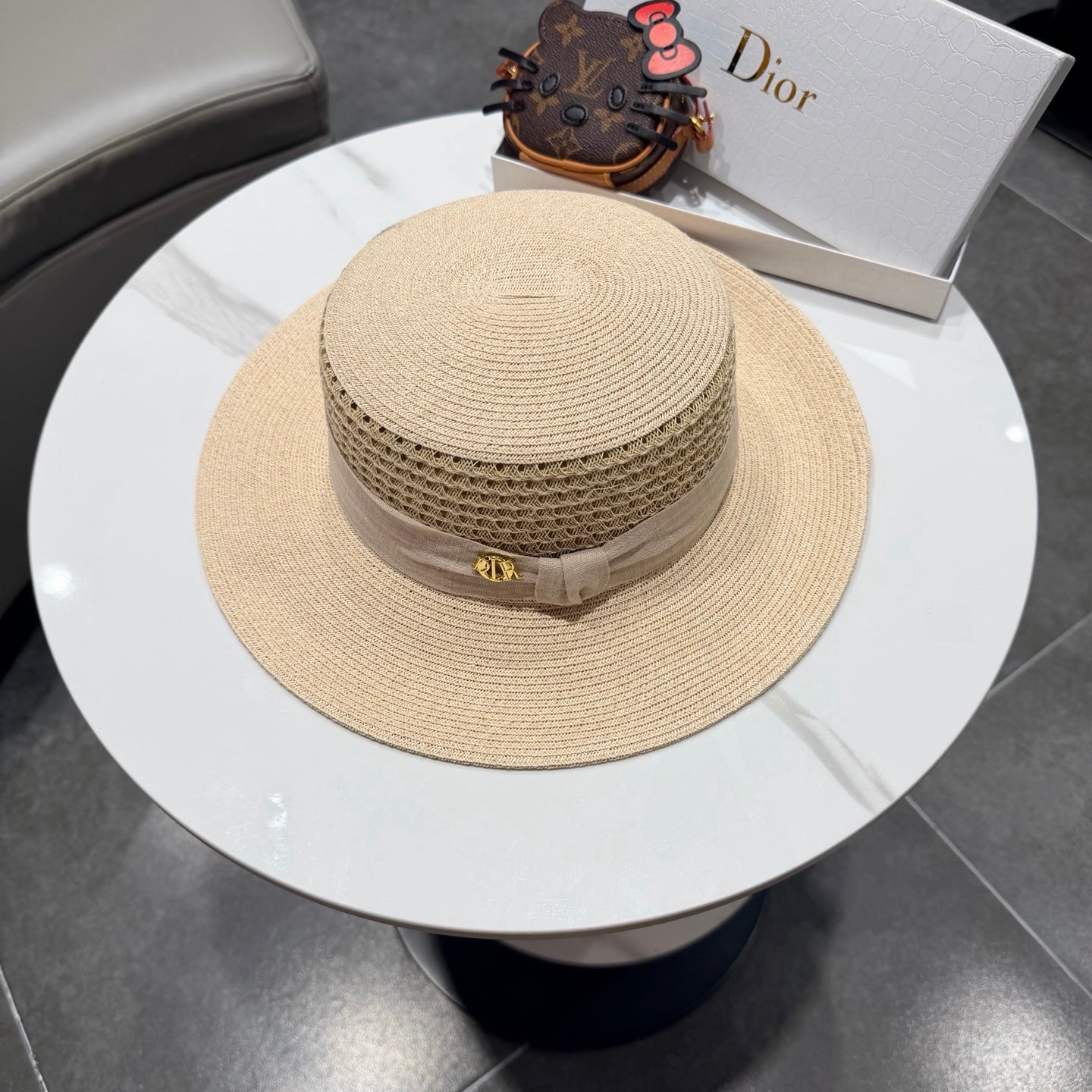 DIOR 26S FLAT-BRIM STRAW HAT STYLE 42