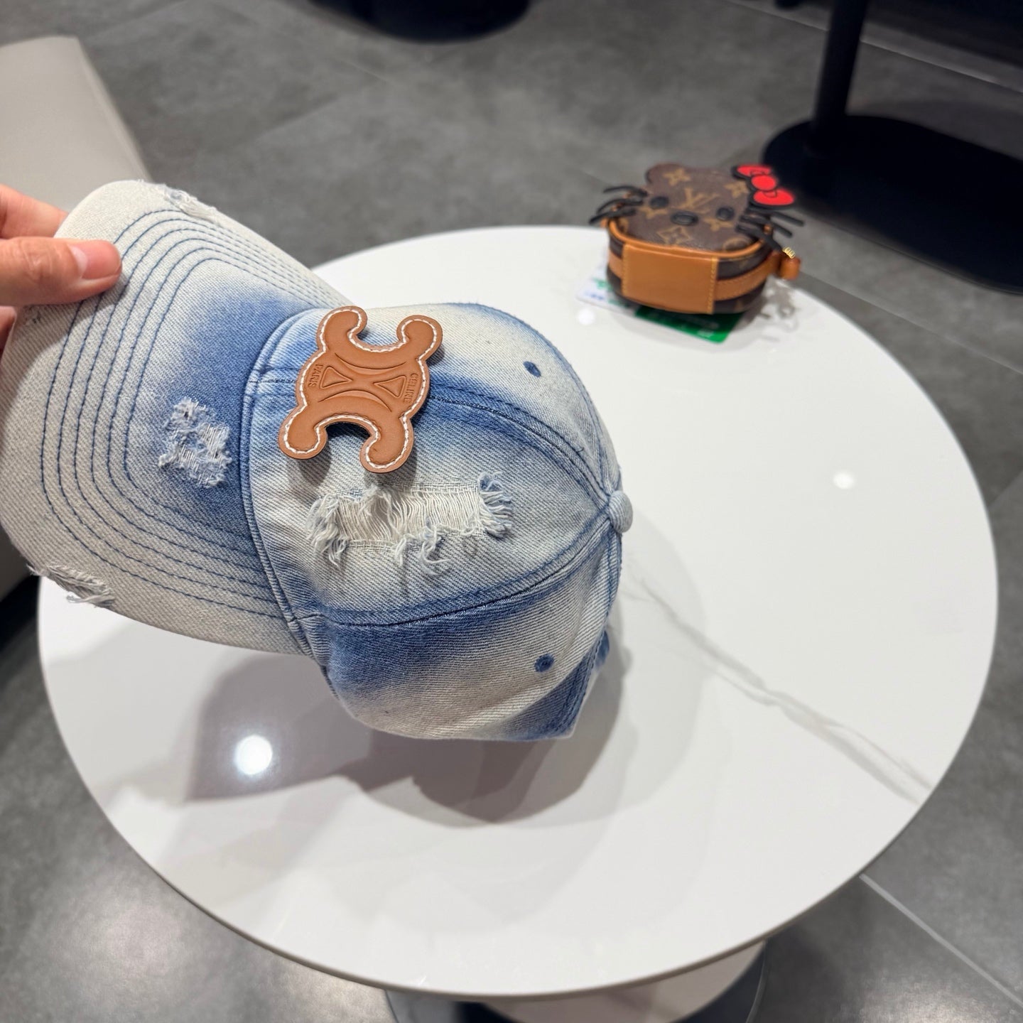 CELINE 26S BASEBALL CAP STYLE 82