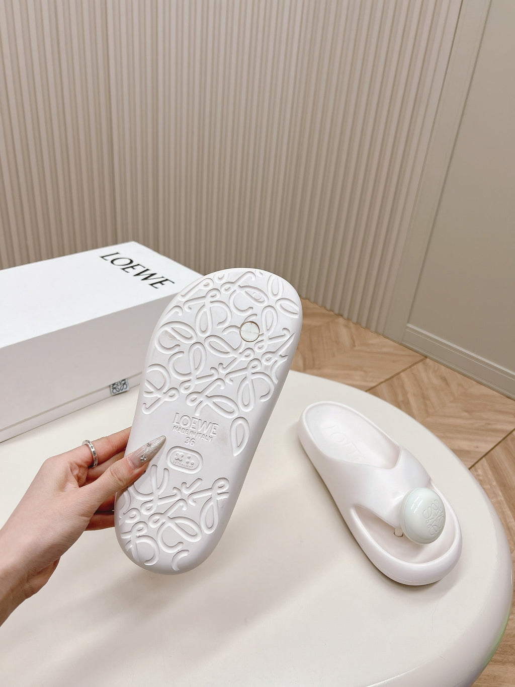 LOEWE 26S PEBBLE TOE-POST SLIDES IN WHITE EVA