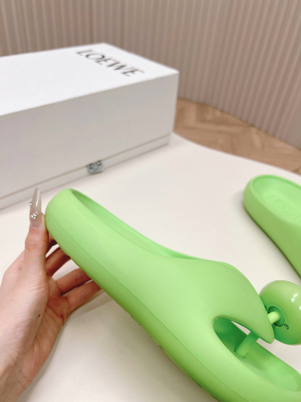 LOEWE 26S PEBBLE TOE-POST SLIDES IN LIGHT GREEN EVA