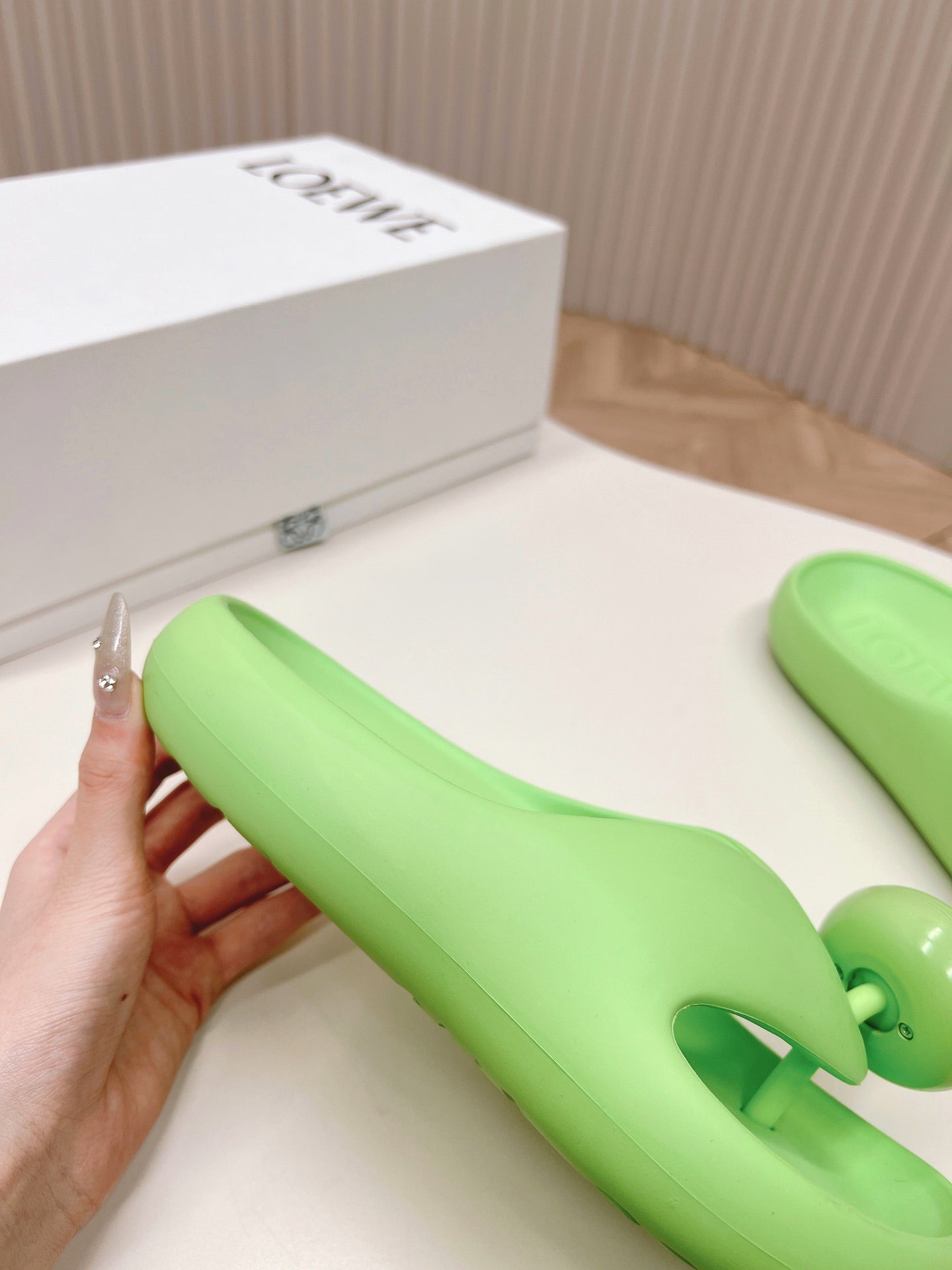 LOEWE 26S PEBBLE TOE-POST SLIDES IN LIGHT GREEN EVA