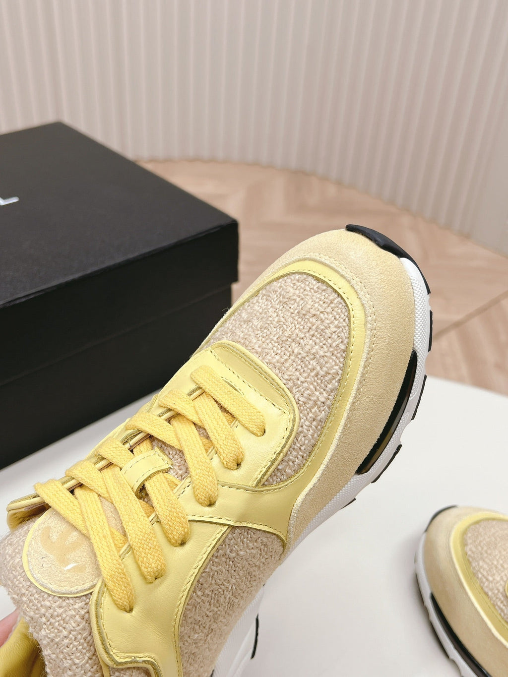 TRAINERS IN LIGHT YELLOW SUEDE AND CALFSKIN