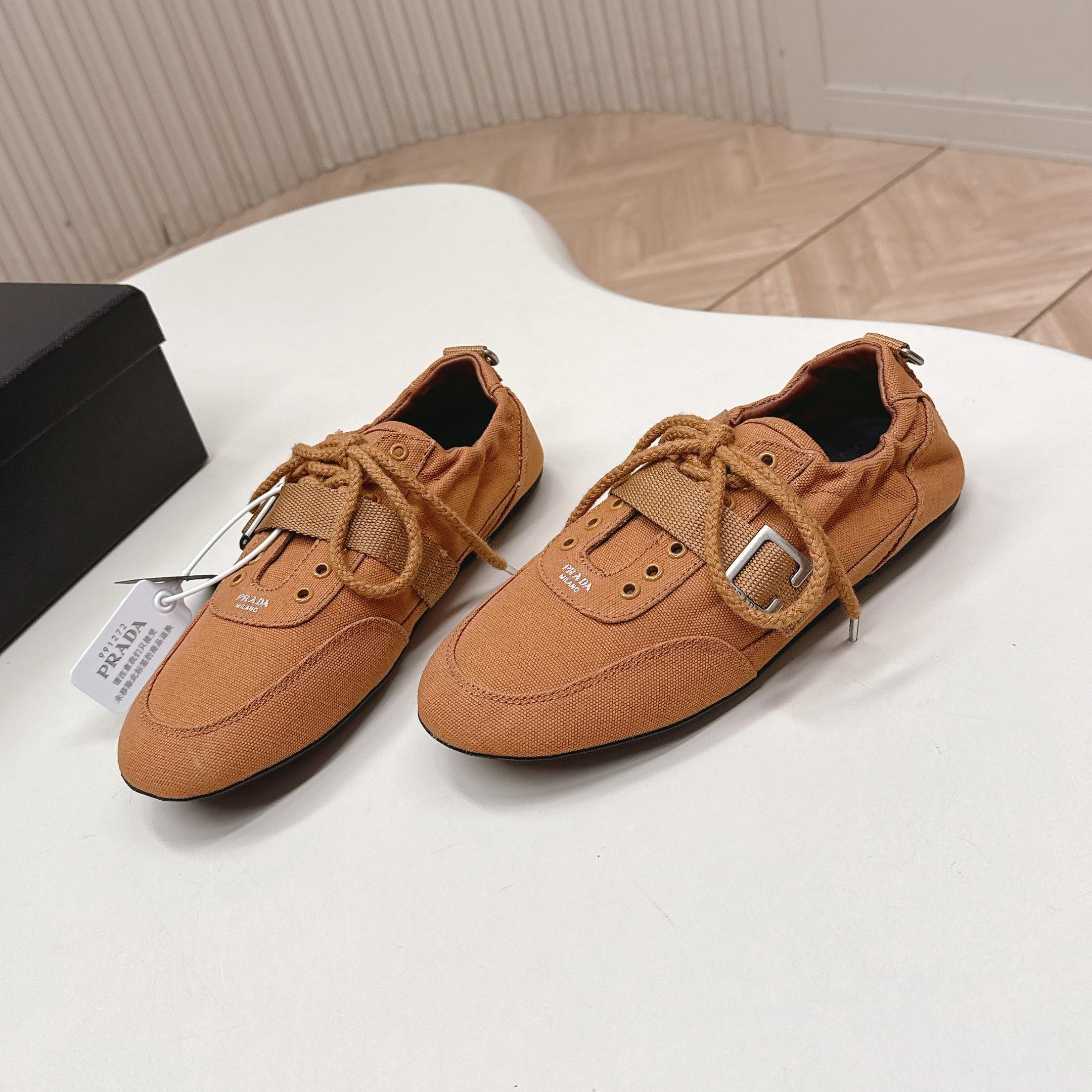 PRADA 26S LACE UP MINIMAL SNEAKERS IN CARAMEL BROWN CANVAS