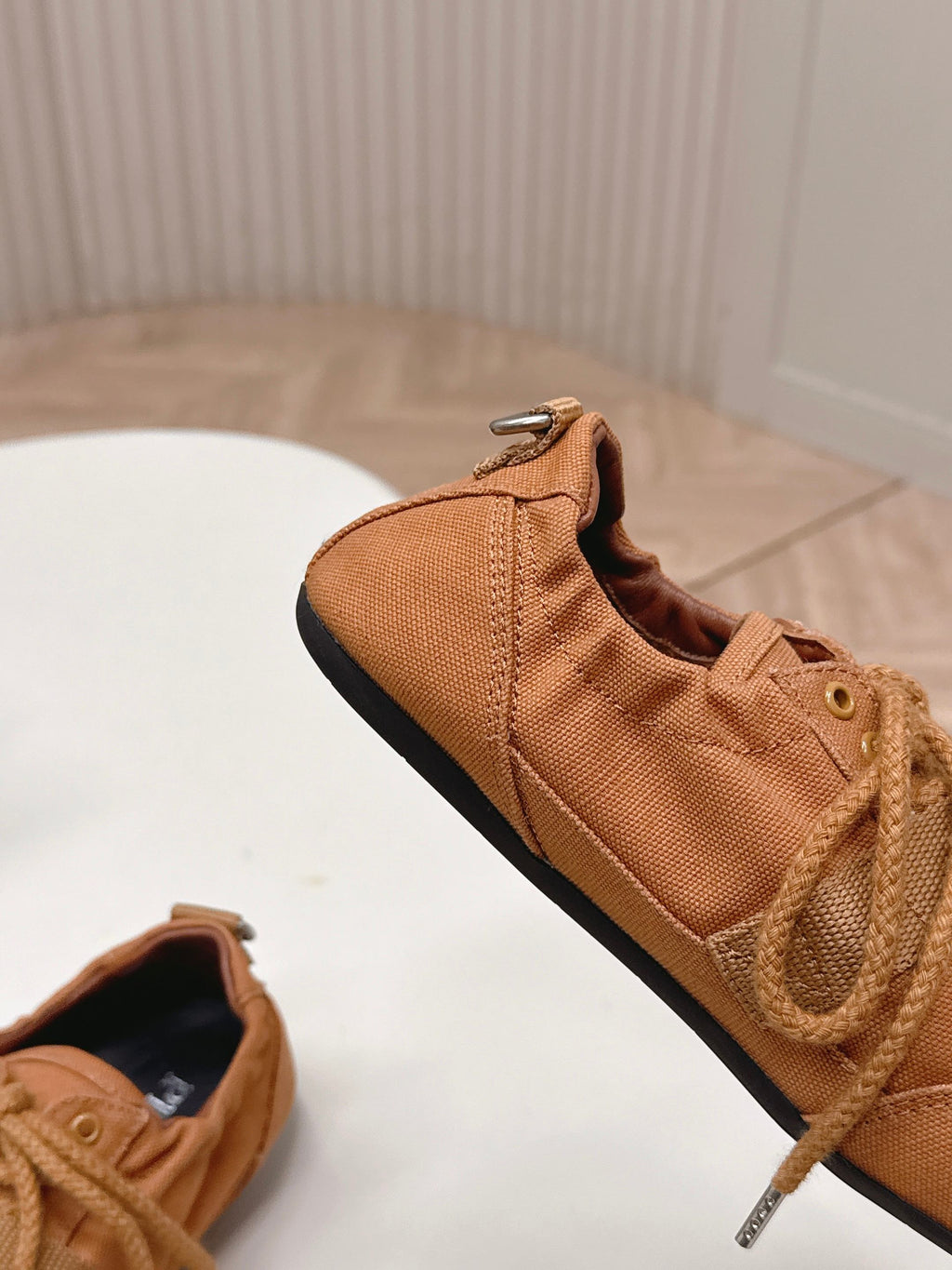 PRADA 26S LACE UP MINIMAL SNEAKERS IN CARAMEL BROWN CANVAS
