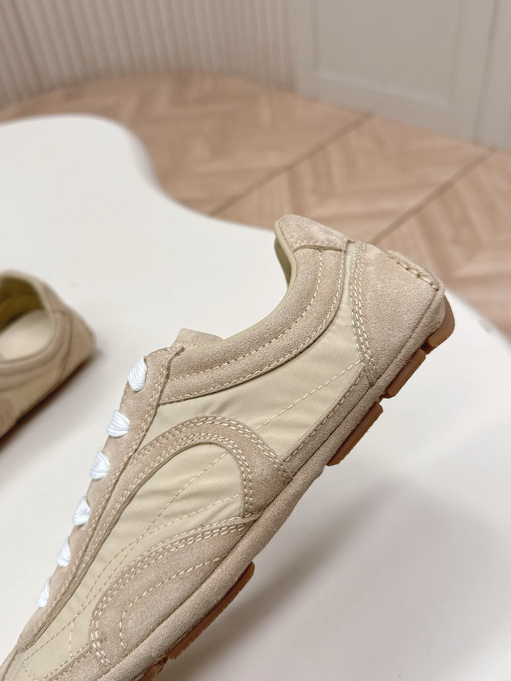 PRADA 26S SNEAKERS IN LIGHT BROWN QUILTED NYLON AND SUEDE