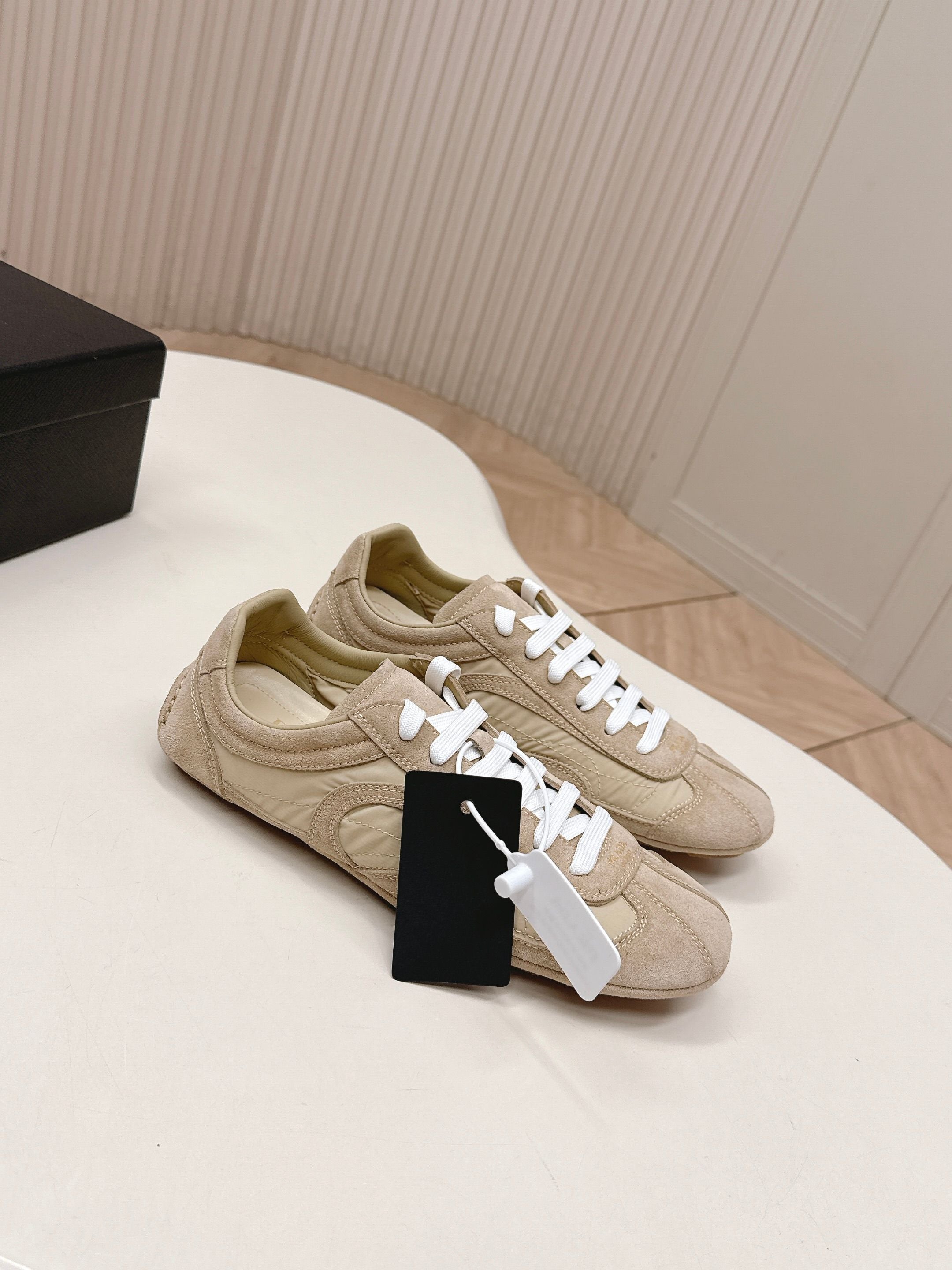PRADA 26S SNEAKERS IN LIGHT BROWN QUILTED NYLON AND SUEDE