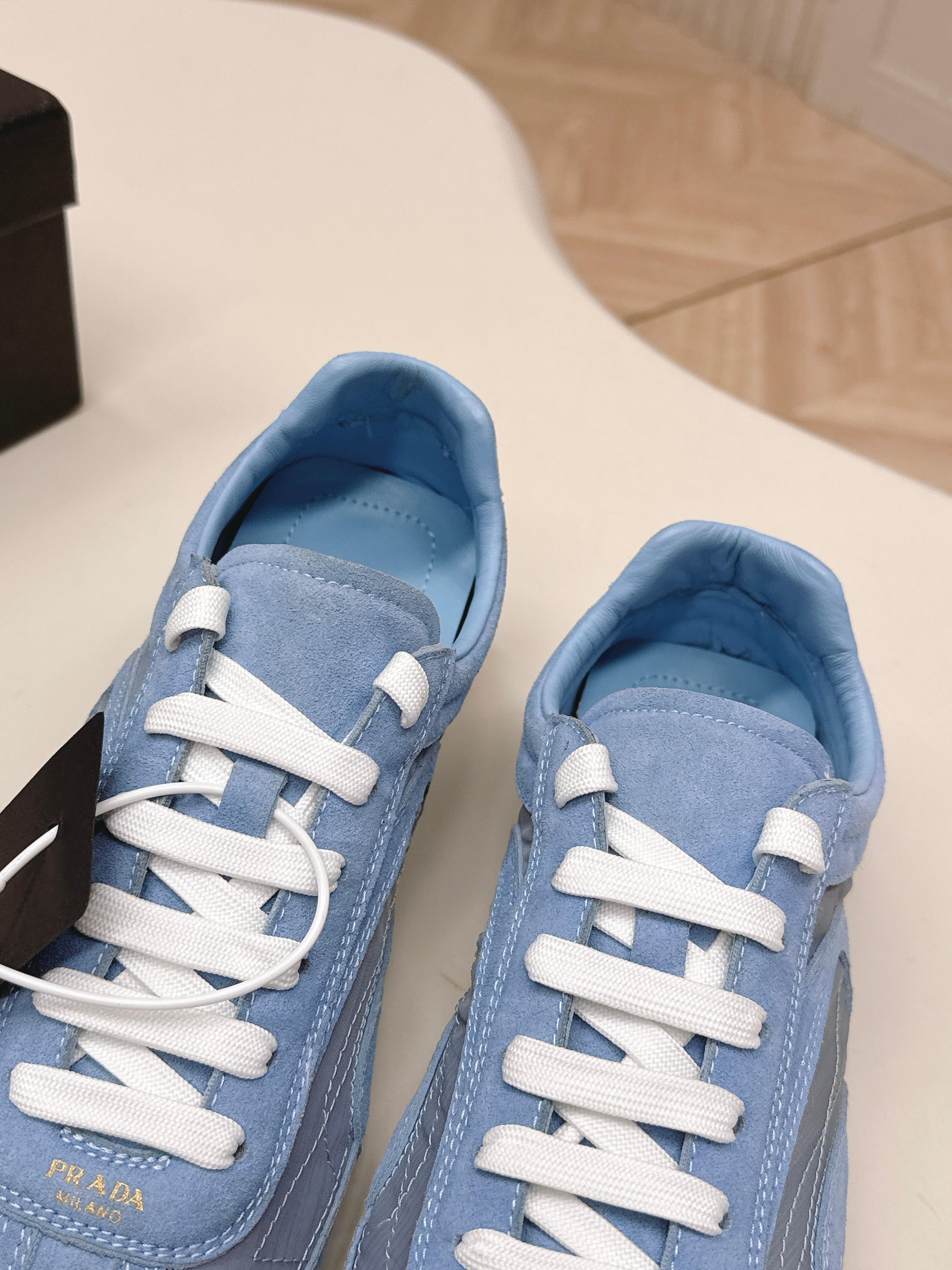 PRADA 26S SNEAKERS IN BLUE QUILTED NYLON AND SUEDE