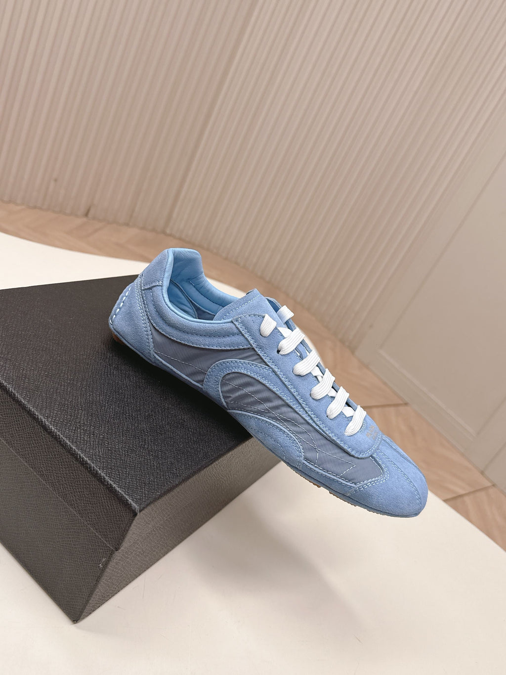 PRADA 26S SNEAKERS IN BLUE QUILTED NYLON AND SUEDE