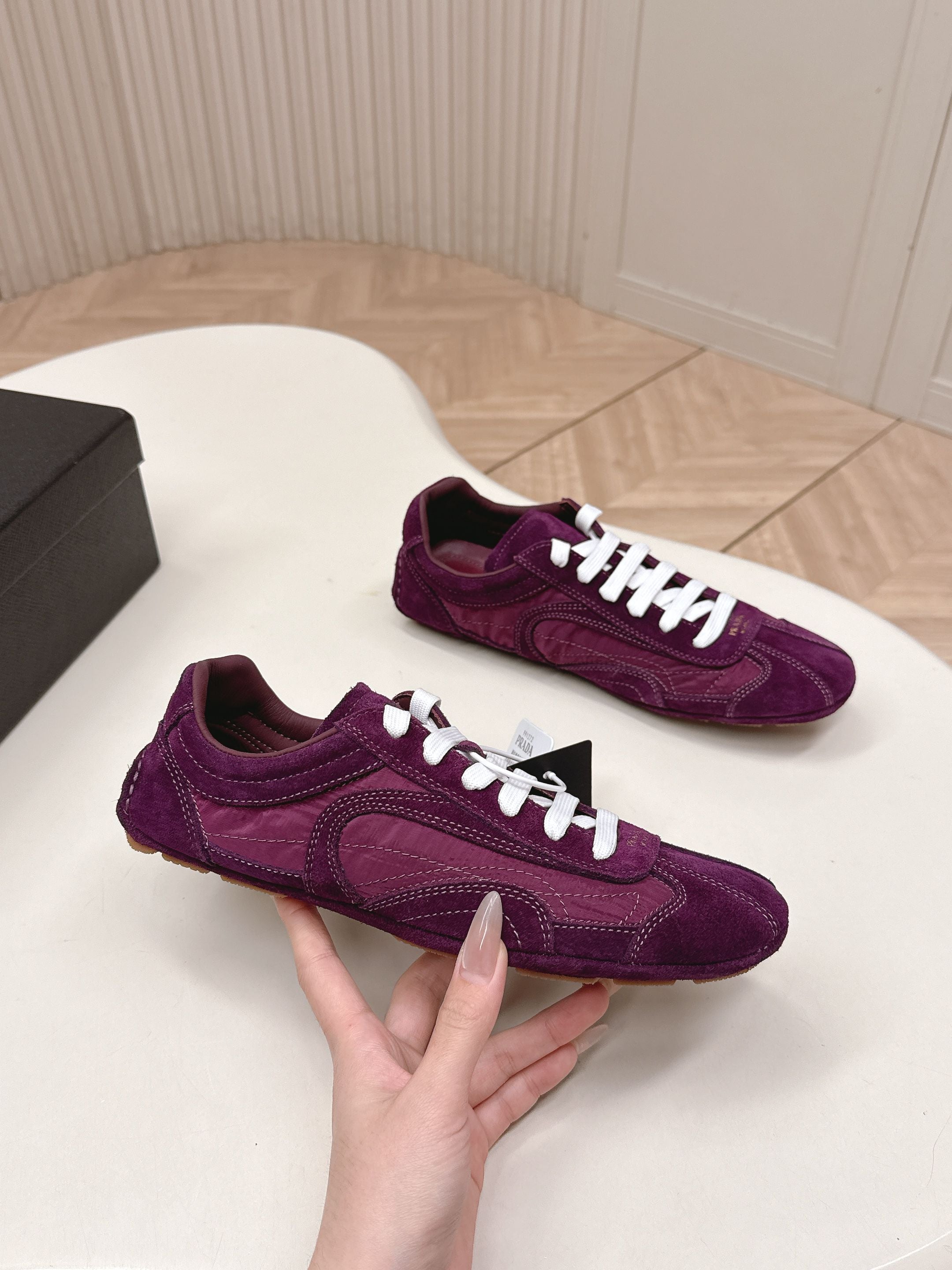 PRADA 26S CLASSIC SNEAKERS IN BURGUNDY RED SUEDE