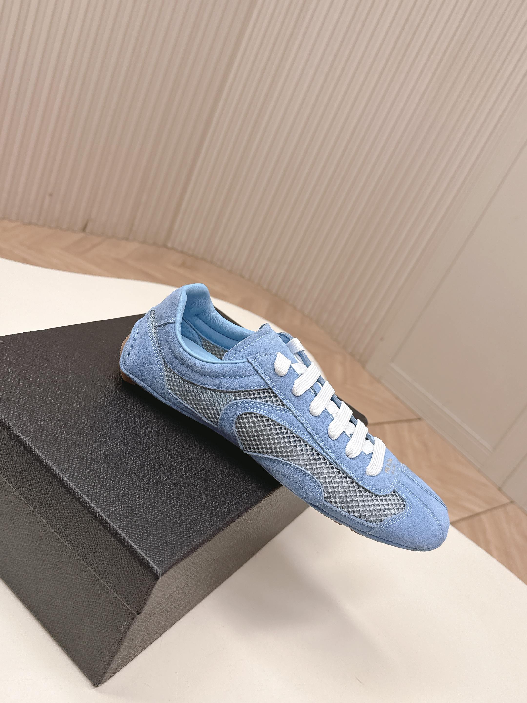 PRADA 26S CLASSIC SNEAKERS IN BLUE SUEDE AND MESH